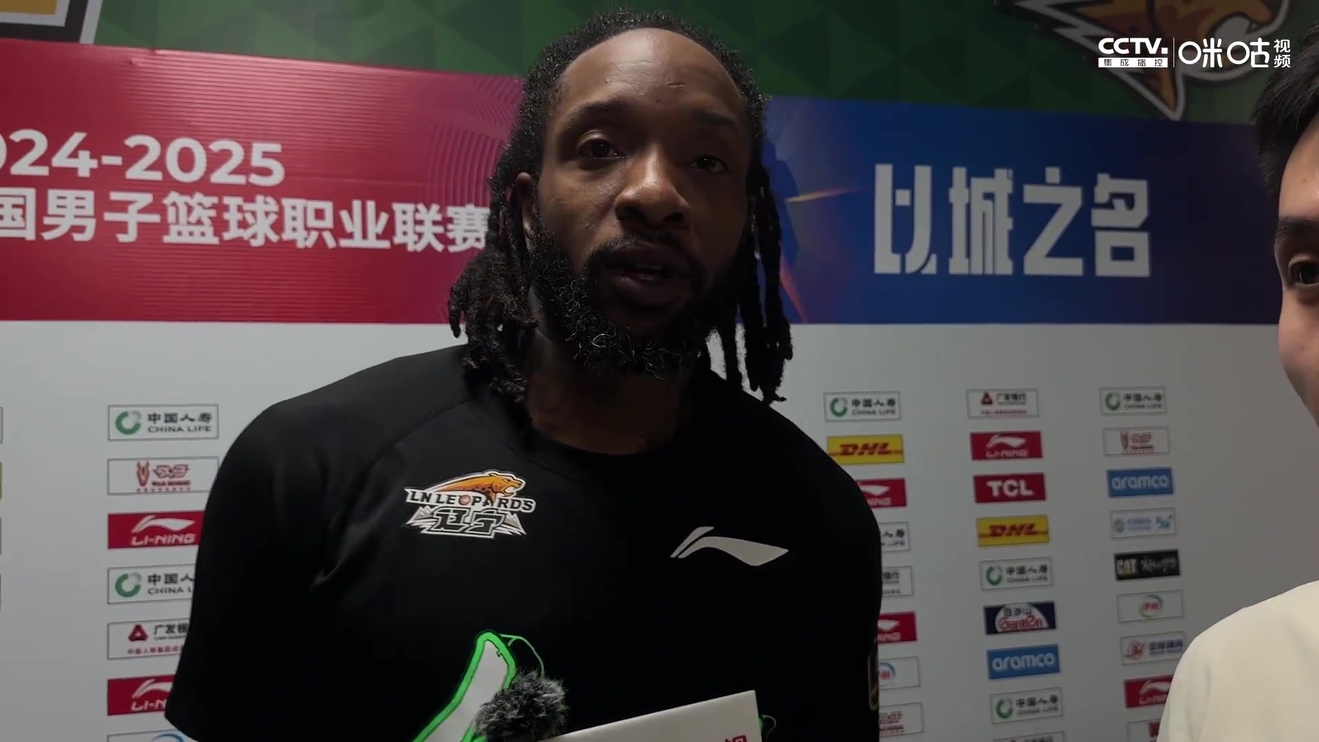 威尔斯：在签合同的时候 管理层表示没能赢得赛季就是失败 会尽最大努力帮助球队夺冠 