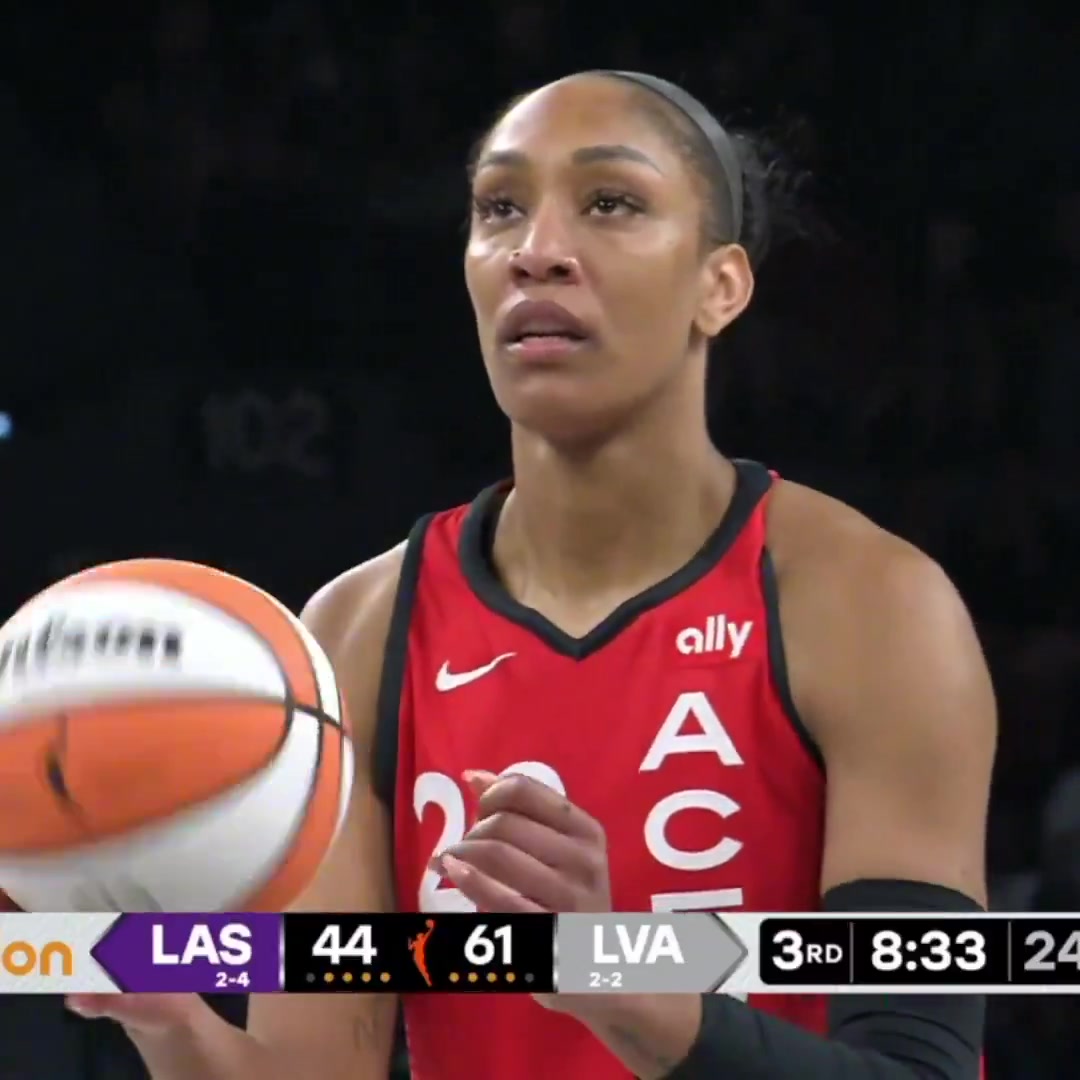 WNBA历史上的第一个人！阿德巴约（Adebayo）的女友获得了18枪中的12次 并得到35分 13个篮板 6个助攻 4个休息和3个盖帽！
