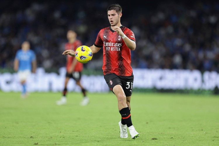 Longo：米兰以500万欧元将Pellegrino卖给了Boca青年 第二次转会为10 